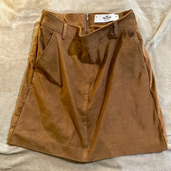 Hollister Suede Skirt - Picture 1 of 5